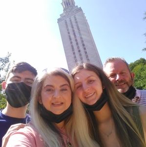 Meet your Posher, Leslie rives